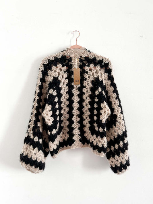 Mohair Cardigan | handgemachte Häkeljacke