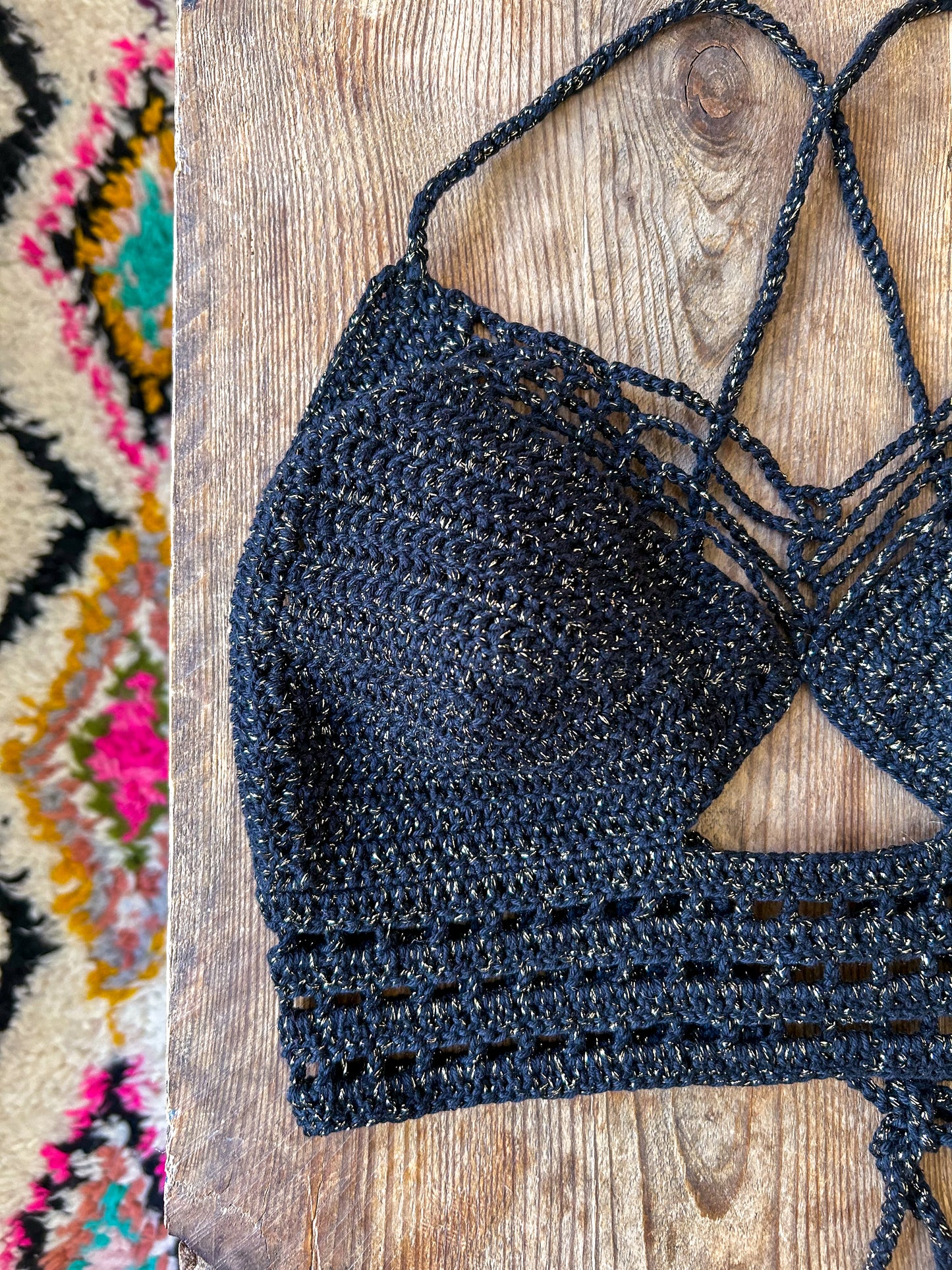 Häkeltop | Schwarz & Gold | Größe M/L